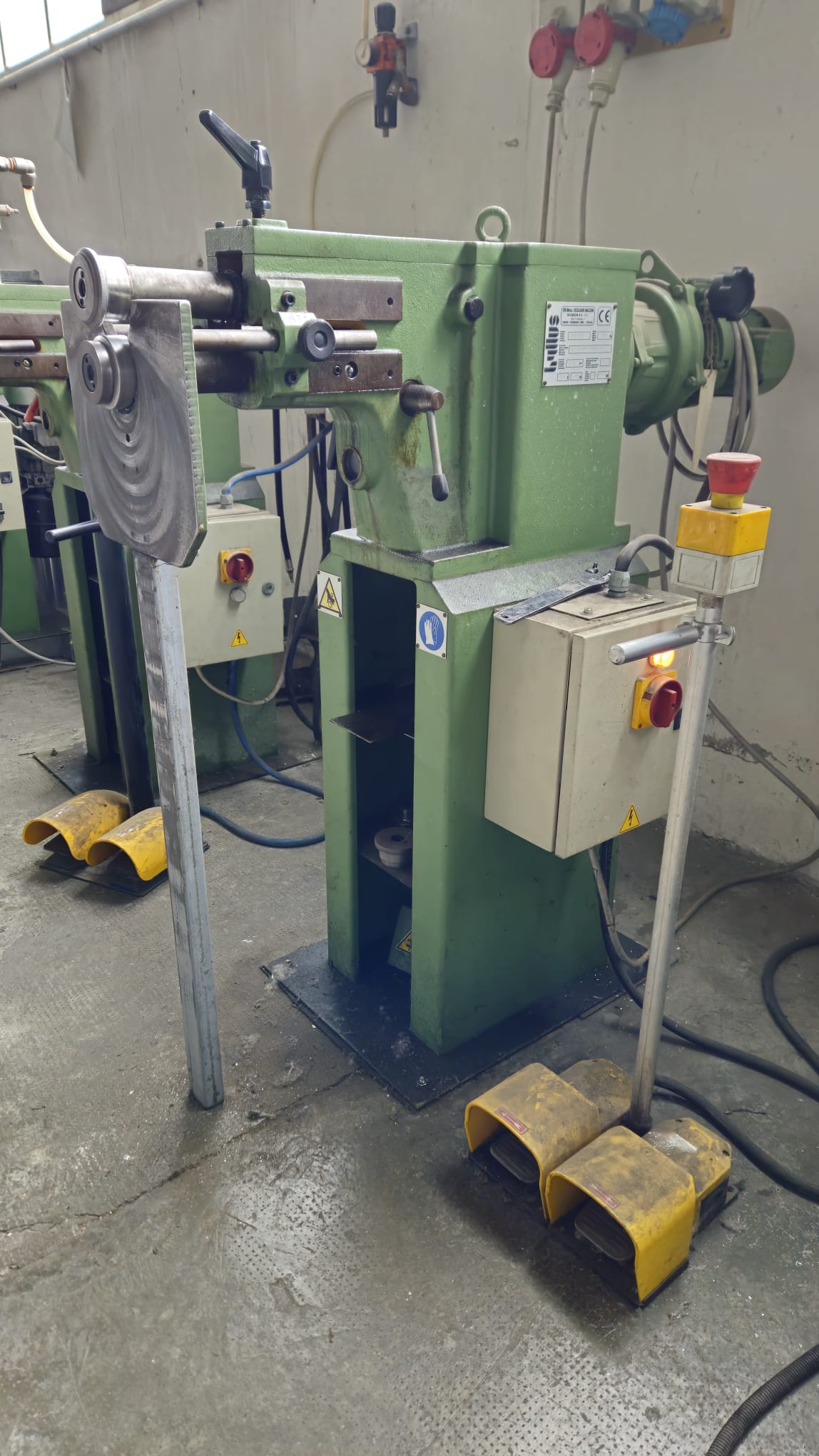 Bordatrice manuale Hillus Zodiac